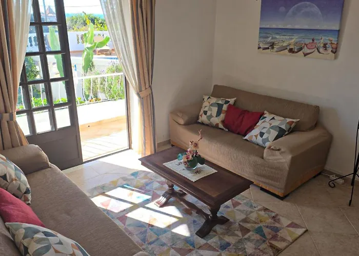 Mario - Swimming Pool - Wifi - By Bedzy Willa